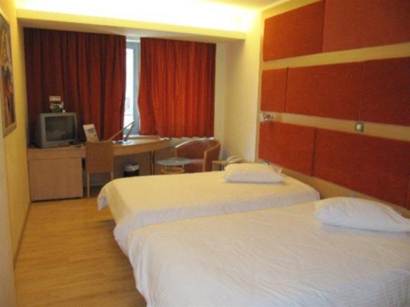 Kaningos 21 Hotel Athens Exterior photo